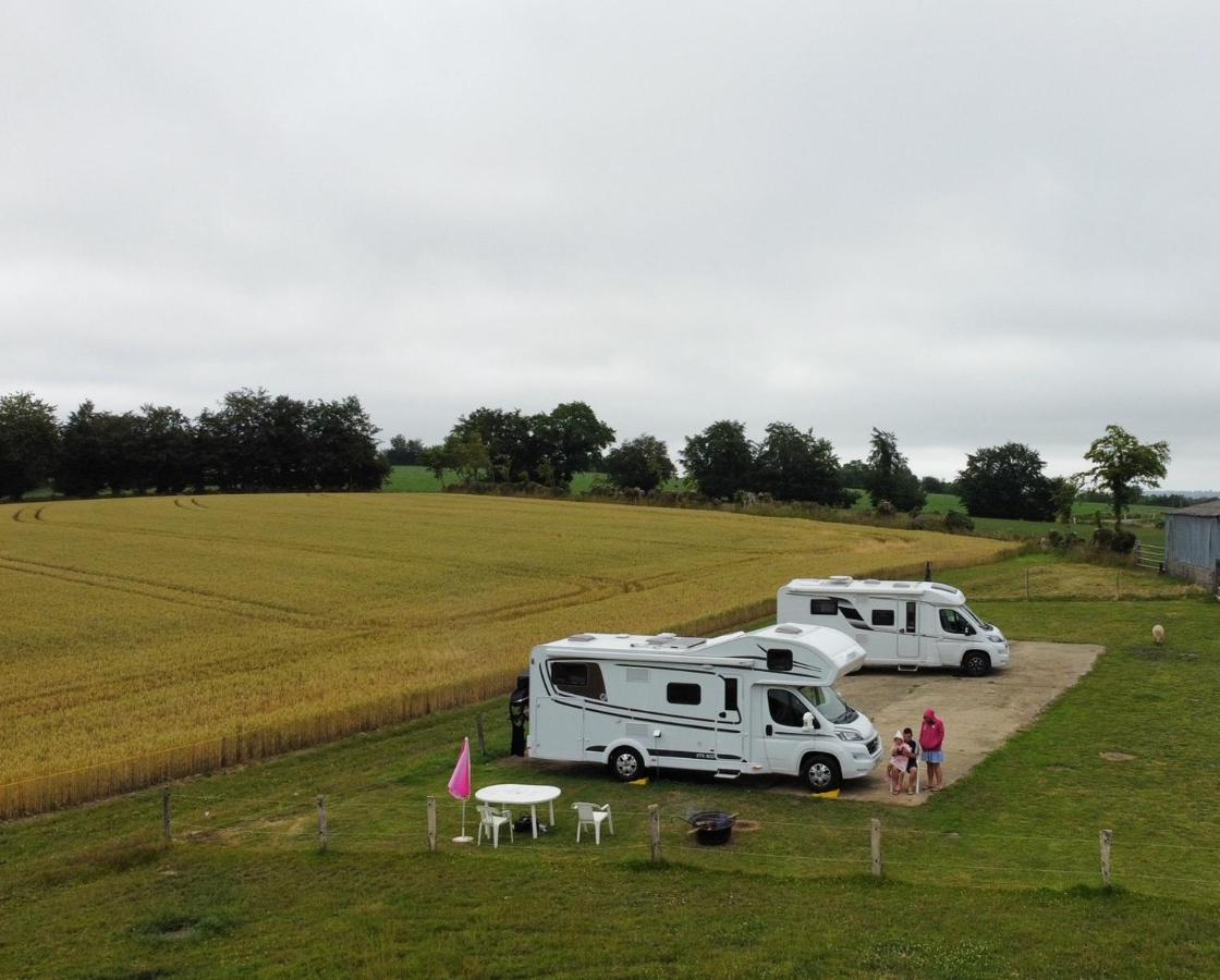 La Billardiere Camping A La Ferme Le Menil-Ciboult Exteriér fotografie