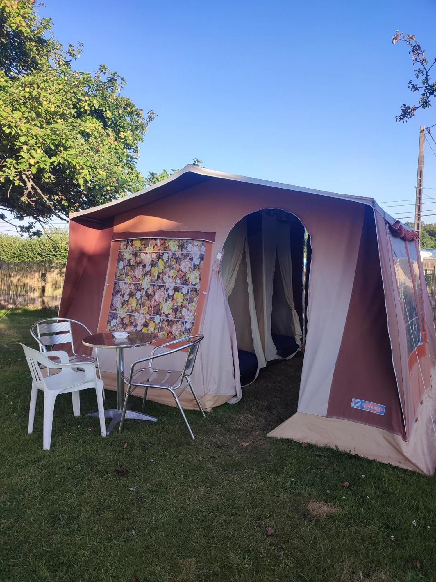La Billardiere Camping A La Ferme Le Menil-Ciboult Exteriér fotografie